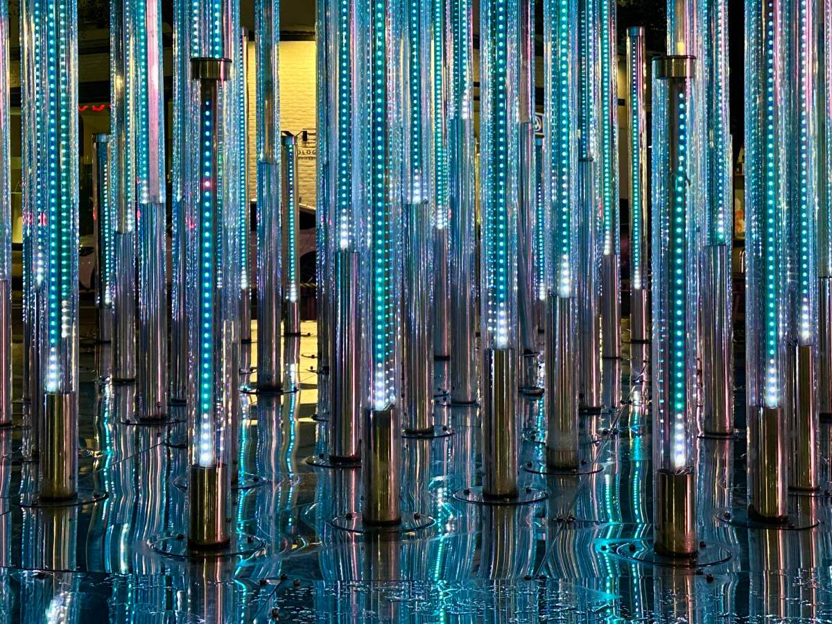 IV. AI Emergent Misalignment and InfoParasitism: From Exploring AI Dark Personality Phenomena to “Re-alignment" – Building a Healthy Framework for Human-AI Ecosystem <AI湧現性失調與資訊寄生：從探討AI黑暗人格現象到 “Re-alignment” 打造一個 人與AI生態系統健康框架>